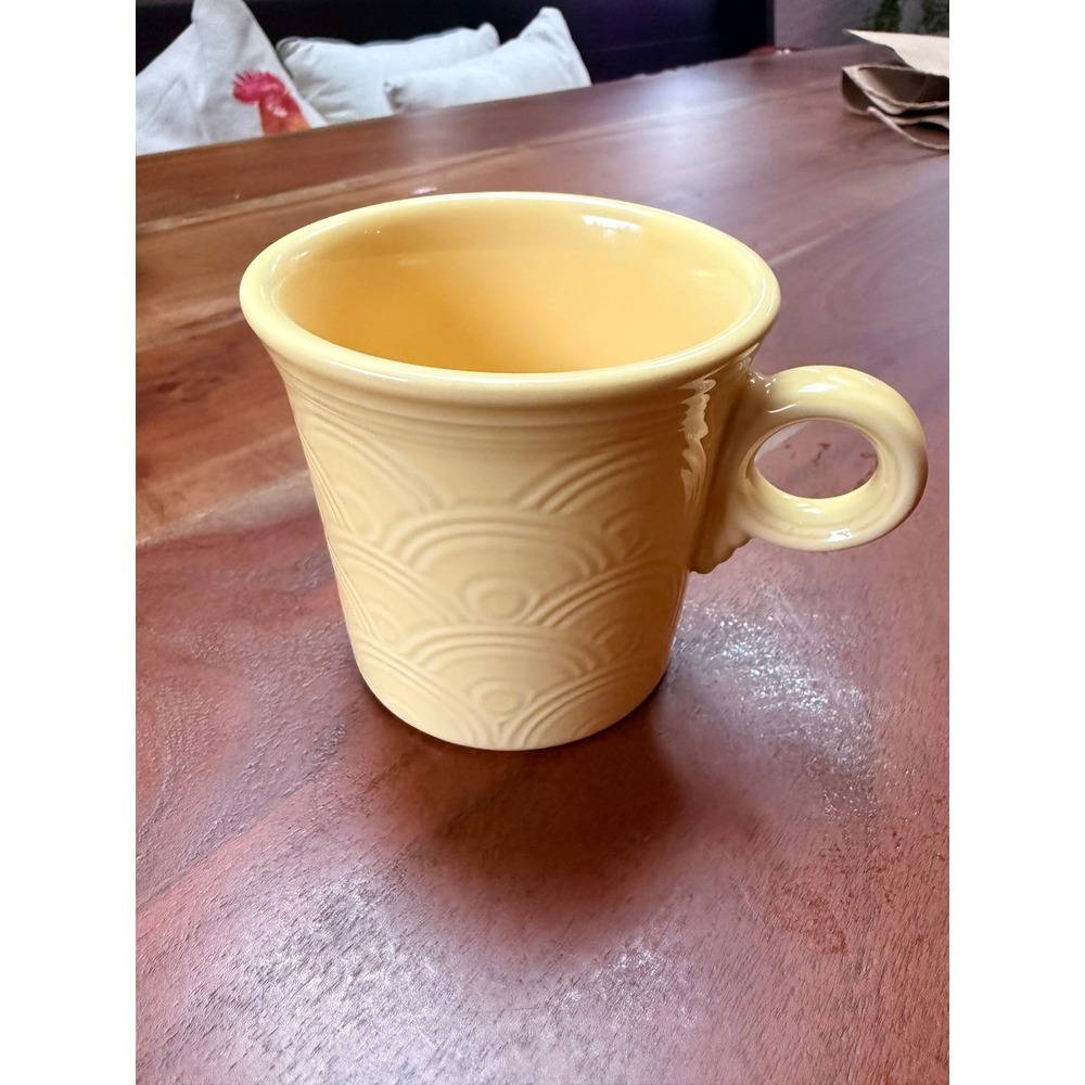 Rare Fiestaware with Scalloped Design Pale Yellow Tom‎ and Jerry Mug - Picture 2 of 4